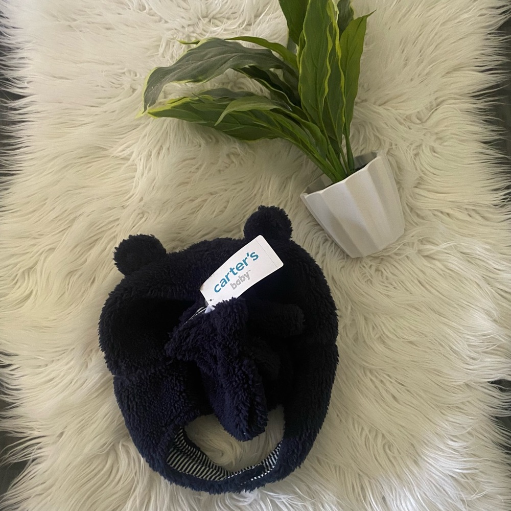 🔅5 for $20🔅12-24 month Carters hat and mitten set.